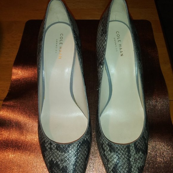 Grey Faux Snakeskin Cole Haan Heels. Size (10B) 3" Heels - Picture 6 of 7